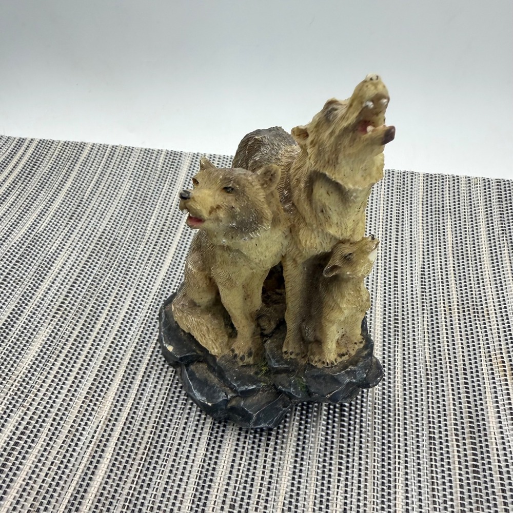 K's Collection Wild Animal Series Wolf Family Figurine Howling Resin Statue 4.5"